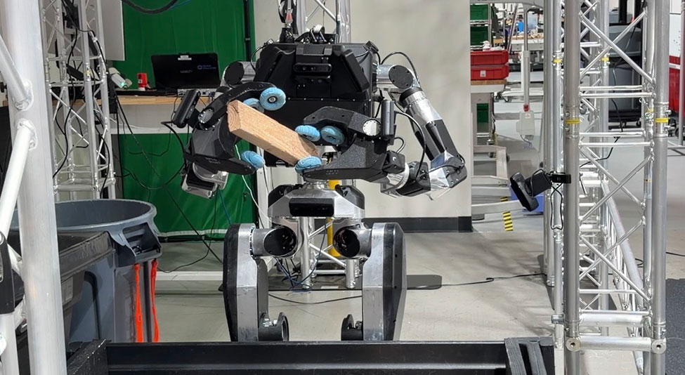 20261019_建設業向けヒューマノイドAIロボット